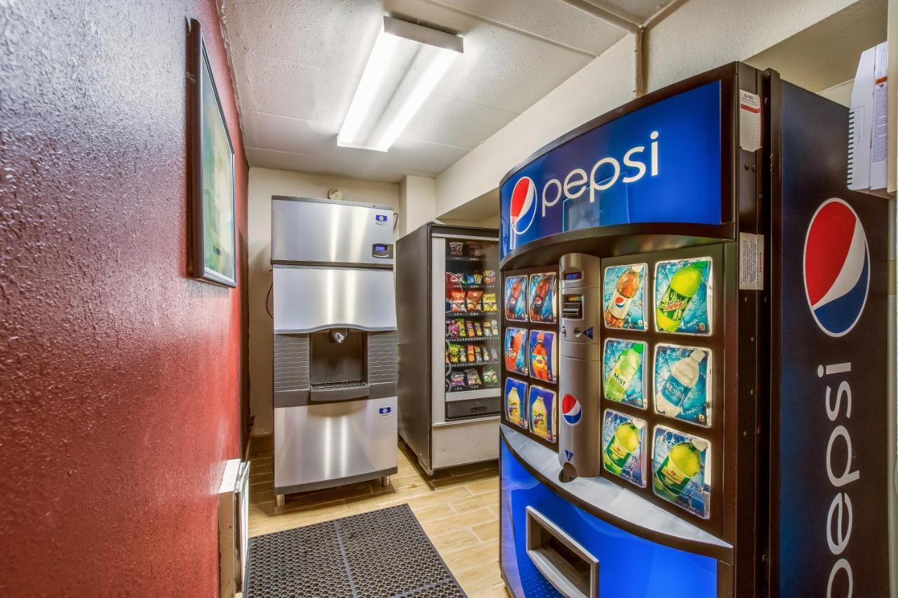 Red Roof Inn Detroit - Plymouth/Canton Εξωτερικό φωτογραφία